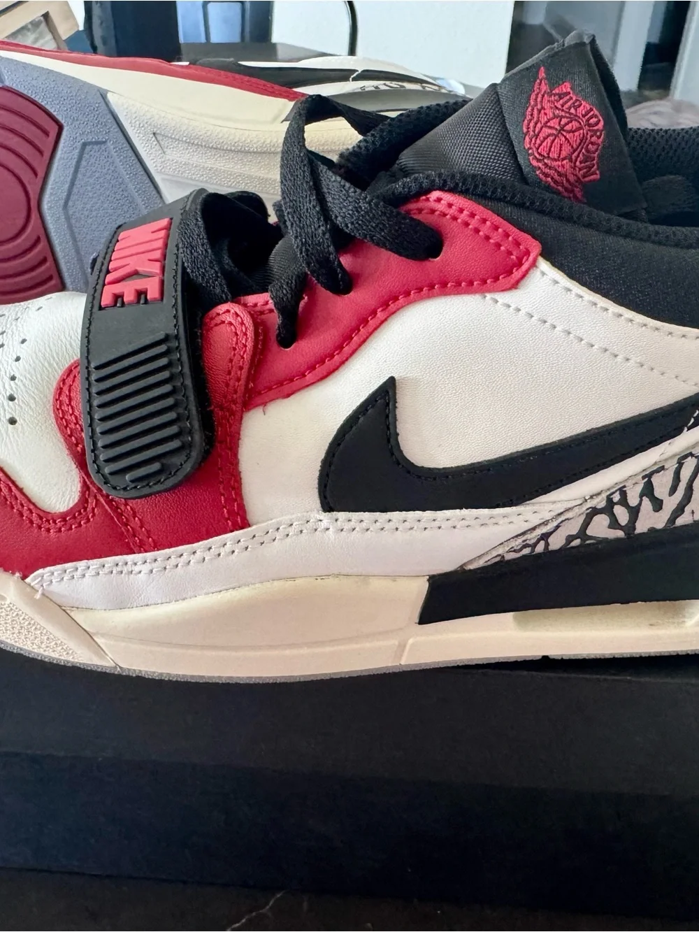 Nike Jordan Men's Red, Black & White Men’s Size 8